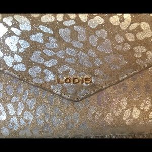 Lodis Slvr Metallic Leopard Animal Print Wristlet